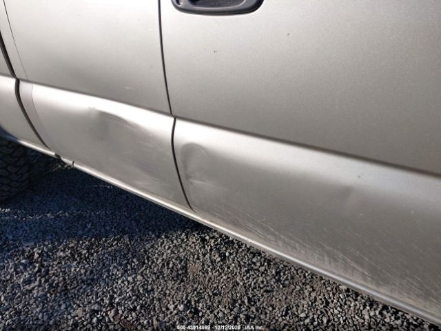 Chevrolet Silverado 1500 Ls Image 10