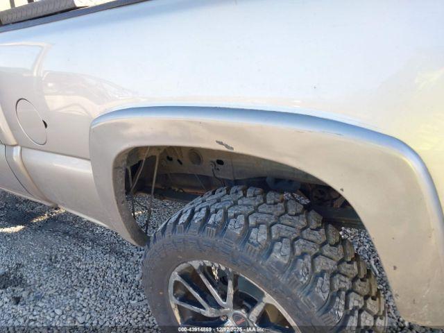 Chevrolet Silverado 1500 Ls Image 15