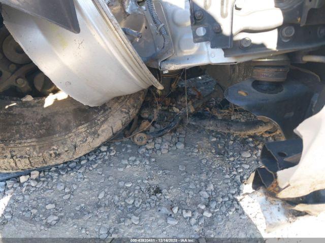 Nissan Frontier Image 15