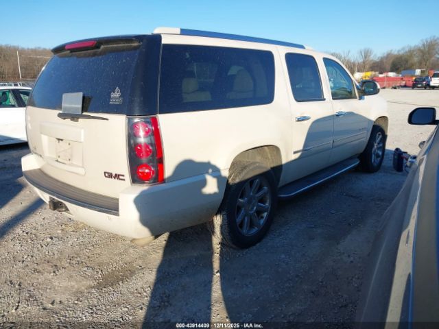 GMC Yukon Denali Image 4