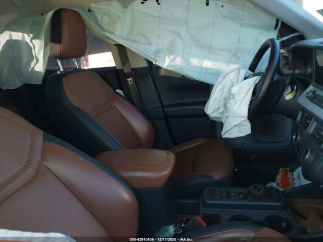 Ford Maverick Lariat Image 10