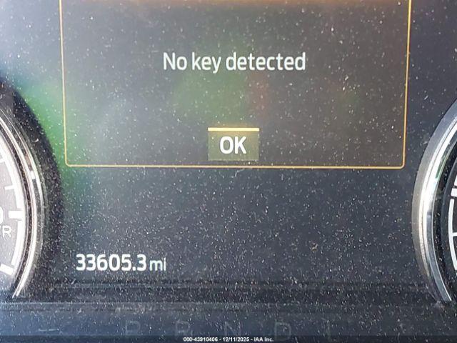 Ford Maverick Lariat Image 16