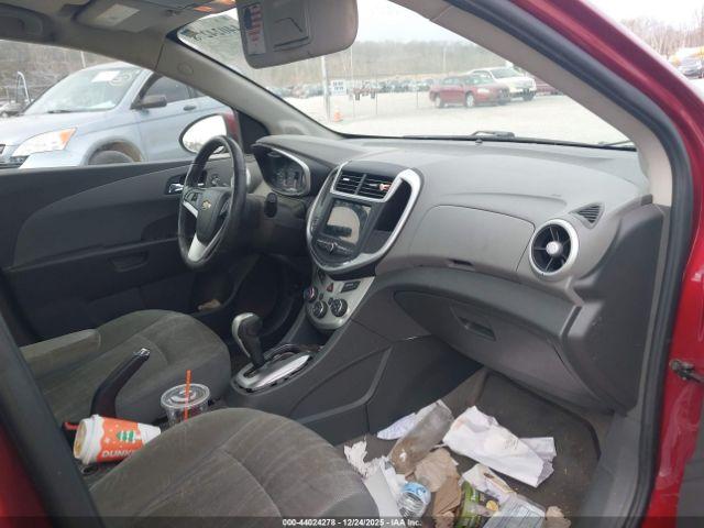 Chevrolet Sonic Lt Auto Image 2