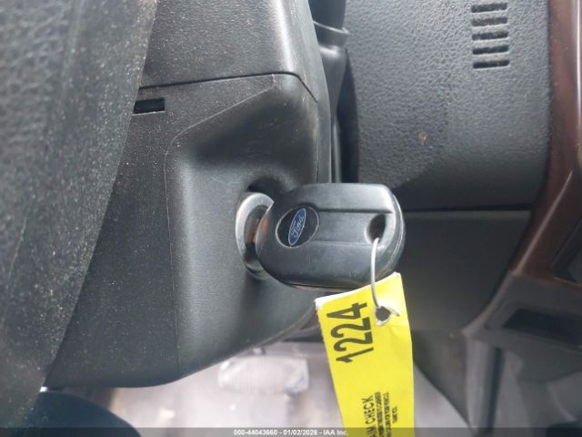 Ford F-250 Lariat Image 10