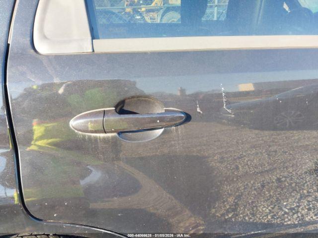 Ford Escape Limited Image 2