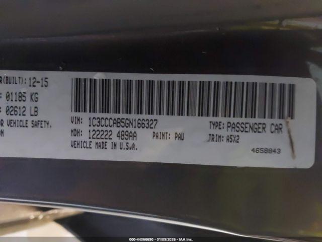 Chrysler 200 Limited Image 4