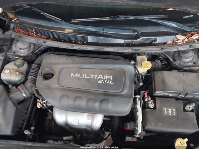 Chrysler 200 Limited Image 15