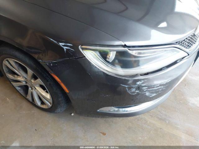 Chrysler 200 Limited Image 5